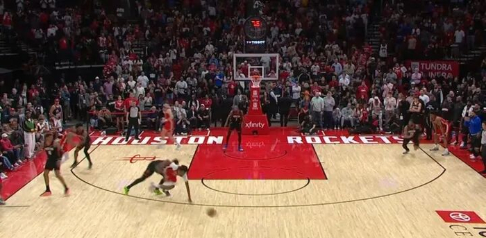 杰伦·格林背靠背砍70分 火箭逆转鹈鹕重返西部前