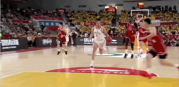 古德温31分率队险胜山西，上海延续连胜