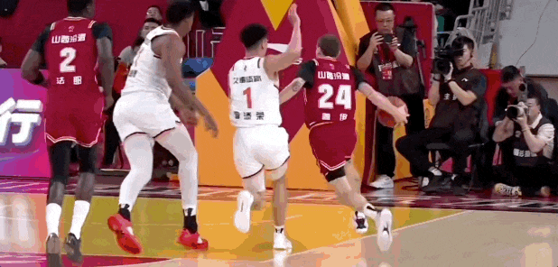 古德温31分率队险胜山西，上海延续连胜