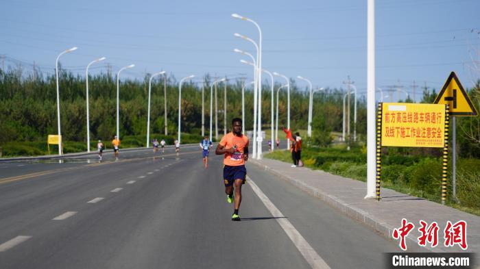 盛夏二十余国选手赴内蒙古乌珠穆沁草原参加草