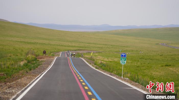 盛夏二十余国选手赴内蒙古乌珠穆沁草原参加草