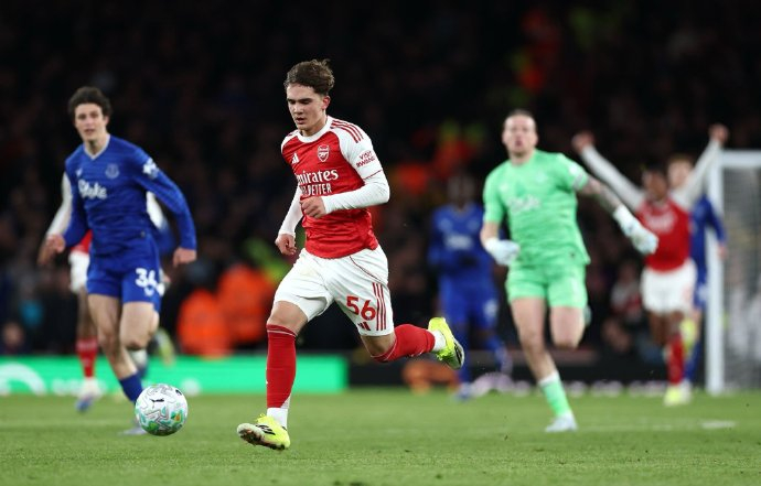 阿森纳青训新星小稻子闪耀赛场未来可期